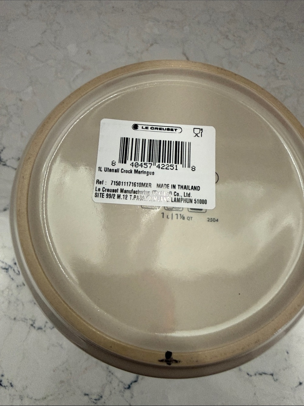 Le Creuset Meringue Stoneware Crock - Picture 5 of 6